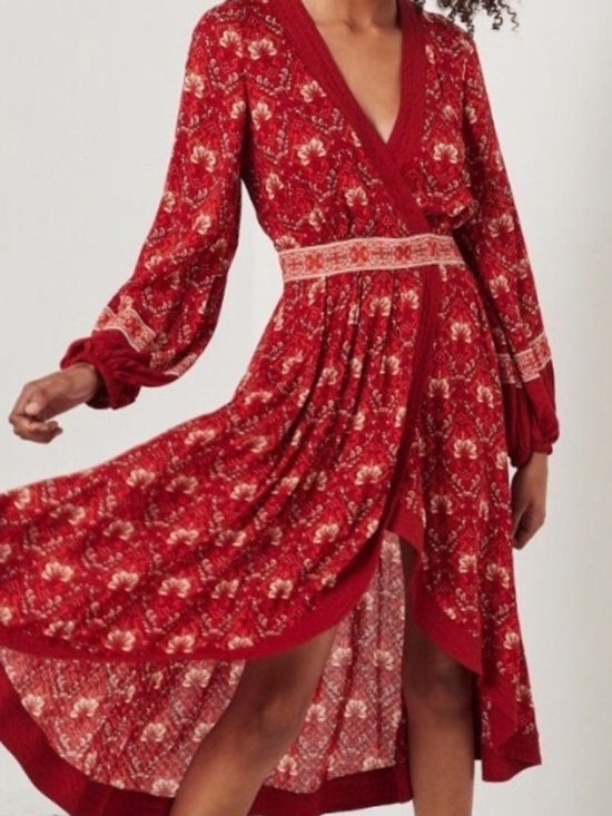 Dresses & Skirts - Red Floral Boho Wrap Midi Dress